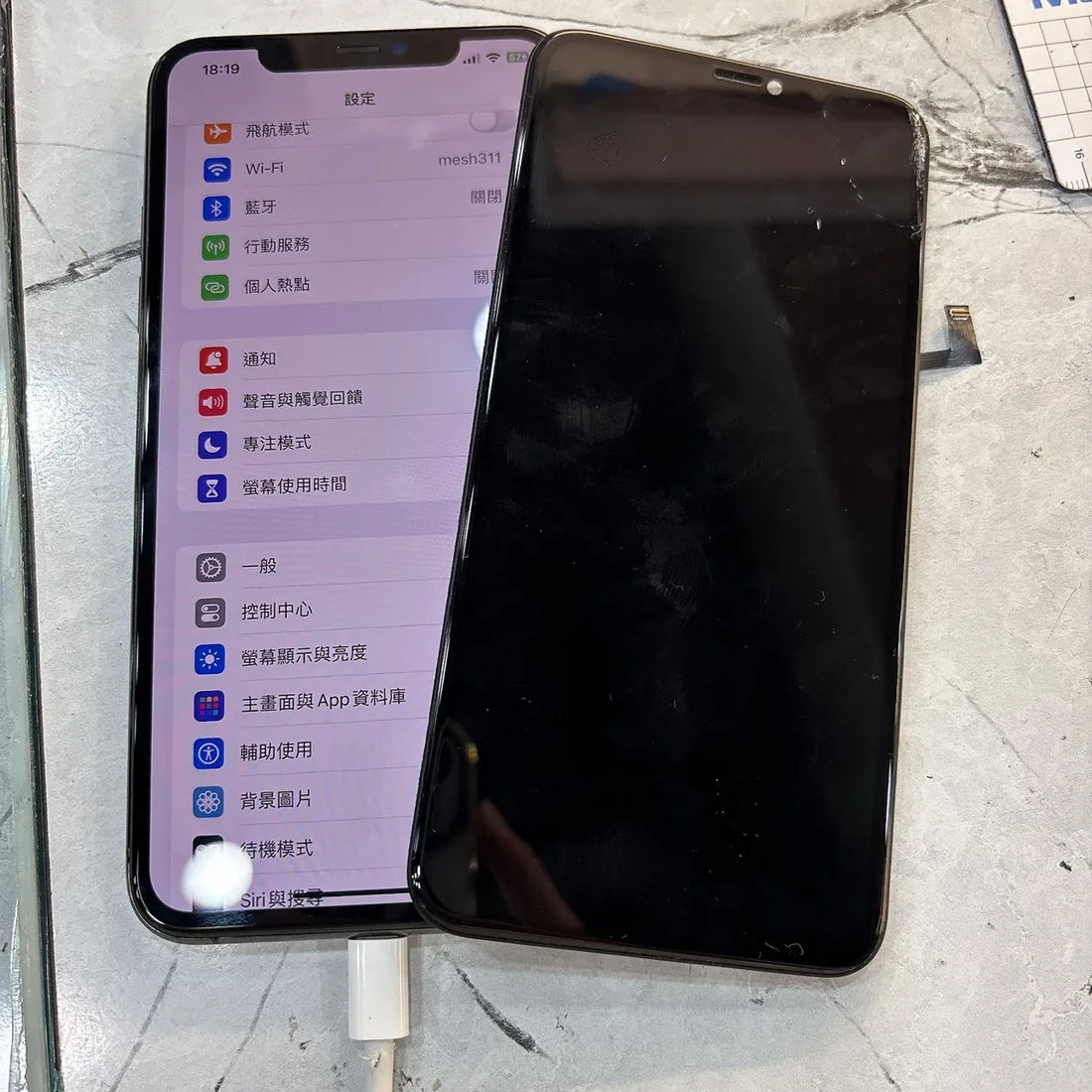 台南 iPhone 11 Pro Max 進水螢幕不顯示,更換水損螢幕後正常