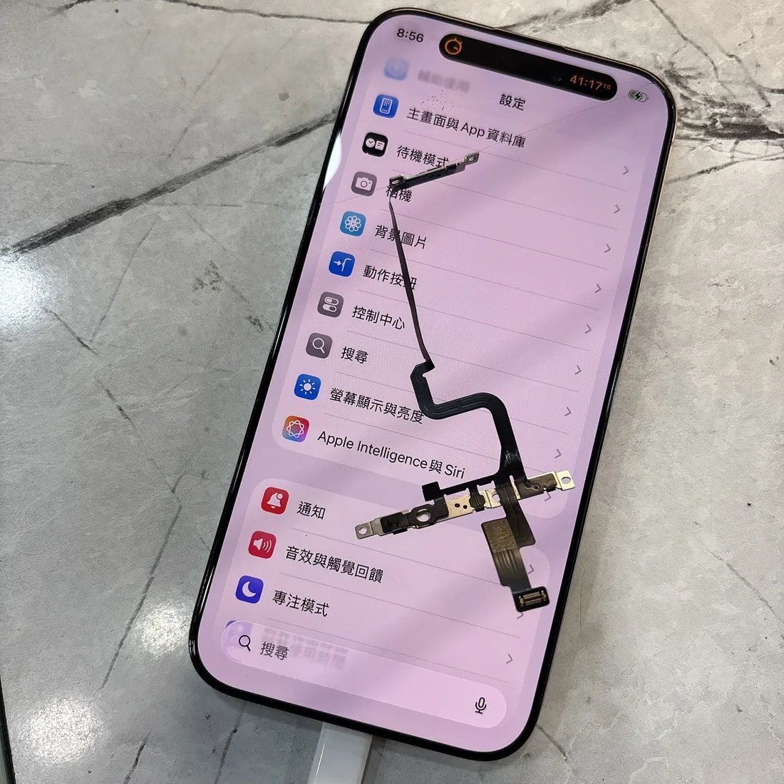 台南 iPhone 15 Pro 更換腐蝕的開機音量排線後正常開機
