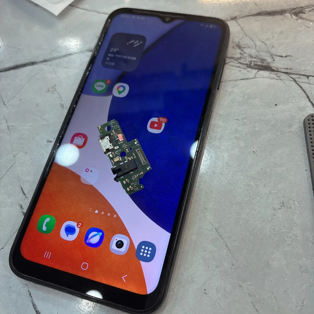 台南三星 Galaxy A14 進水無法充電,更換尾插充電孔小板